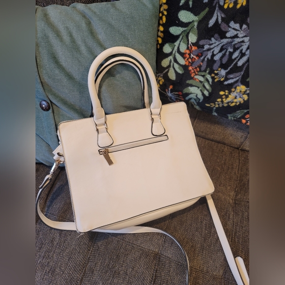 White laser cut two way shoulder bag - Picture 10 of 15